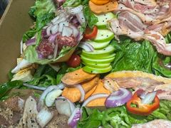 -山野的朋友露营炭火烤肉