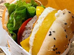凤梨芝士牛肉堡-牛纽塔·牛人堡(群众路店)