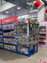 -逝水玩具折扣店