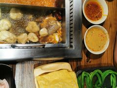 -老牌坊云南鱼豆花火锅(嵩山店)