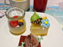 -亚洲国际大酒店·云顶阁旋转自助餐厅