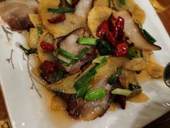 -石磨豆花家常菜·牦牛排土火锅