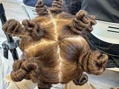 -金夫人化妆摄影职业培训学校