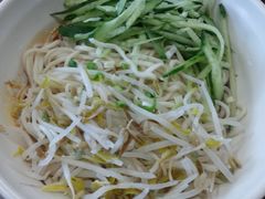 酸辣拌面-半亩园(奥特莱斯店)