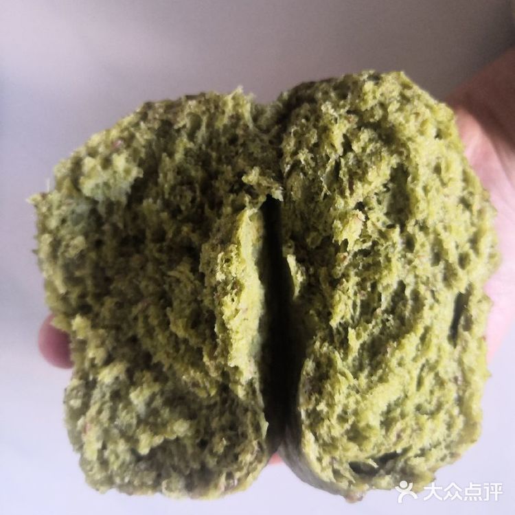 芹菜叶黑燕麦馒头