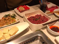 -海底捞火锅鲜切牛肉主题店(长寿路店)
