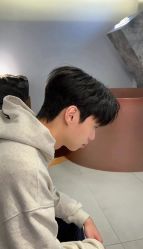 -一家只做男发烫染的店