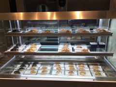 面包甜点陈列柜-野萃山·潮汕厚果汁(十亩地店)