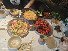 -巴厘龙虾·榜首油焖大虾(音乐学院·沿江酒馆店)