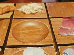 -银米·云南传统过桥米线(双廊黑金冠店)