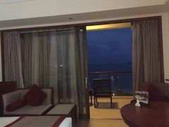 -三亚湾海居铂尔曼度假酒店