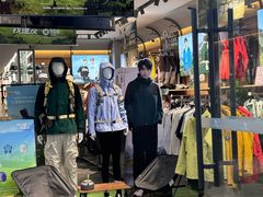 -王府井奥莱临潼小镇(临潼店)