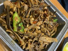 干锅鹿茸菌-小镇大厨私房餐厅