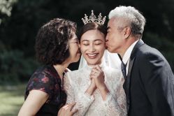 -雪中彩影婚纱摄影·微光艺术中心