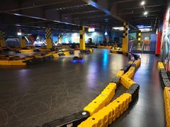-极限PLAY运动娱乐新世界·团建派对潮玩休闲馆·室内蹦极高空游乐园