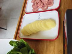 -毛辣果·贵州红酸汤牛肉火锅(西单店)