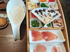 -芸南道·过桥米线(昆明老街旗舰店)