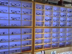 -天空之镜眼镜店蔡司依视路配镜授权零售店(望京颐堤港店)