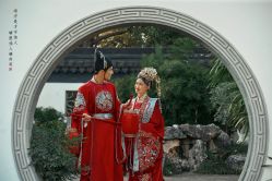 -乐派诗婚纱摄影