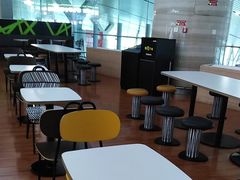 -麦当劳(鄂尔多斯机场店)