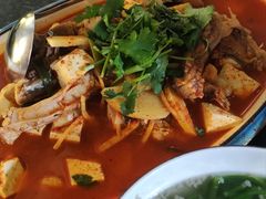 白族酸辣鱼-四方小吃·白族庭院餐厅