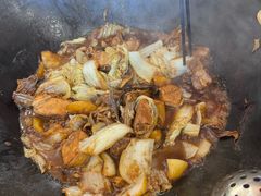 -粘豆包柴火铁锅炖