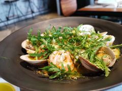 温热海鲜沙拉配牛油果-Mercato莫卡多露台餐厅与酒吧(K11店)