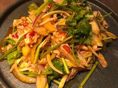 盐焗香辣手撕鸡-来龙里 精致 东南亚餐室(万象城店)