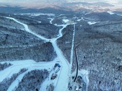 -亚布力新体委滑雪场