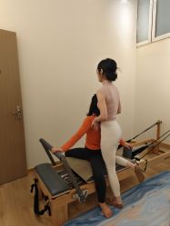-小黑裙瑜伽·普拉提