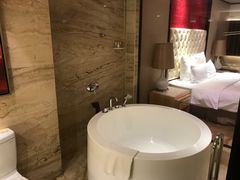 -永恒朗悦酒店(广西大学地铁站大学东路万达广场店)
