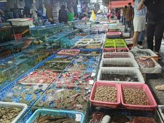 -霞涌市场海鲜摆卖区