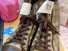 -爱革·洗衣改衣·洗鞋修鞋·洗包修包·奢侈品护理(宝地广场店)