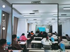 -金夫人化妆摄影职业培训学校