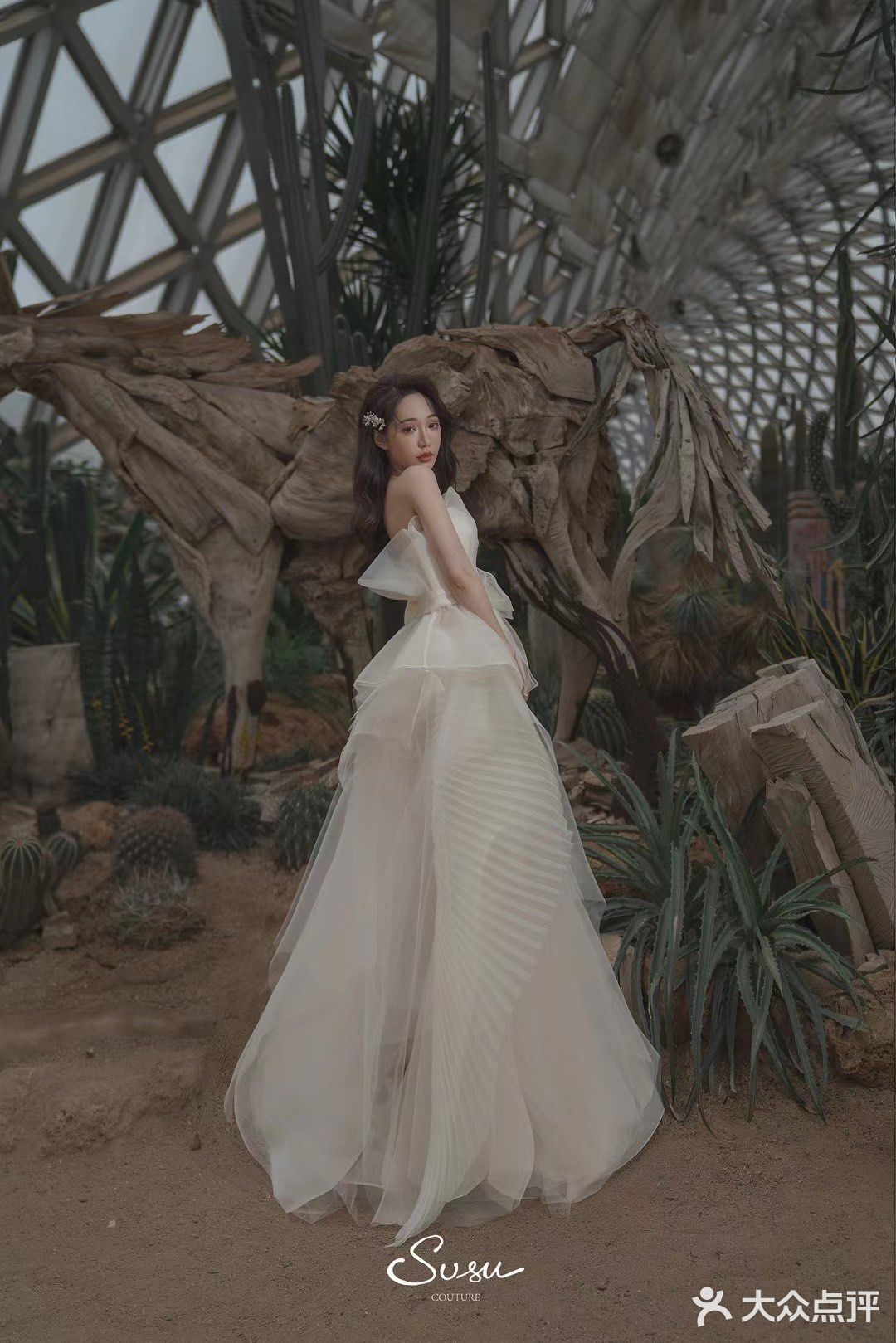 「初见黎明 碧波荡漾 且听风吟 清雅无匹」