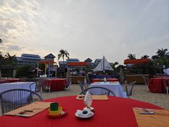 -亚龙湾希尔顿自助餐厅·海鲜·烧烤·沙滩BBQ·现场乐队