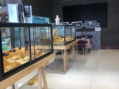 面包甜点陈列柜-熊叔熊婶面包房(团结湖店)