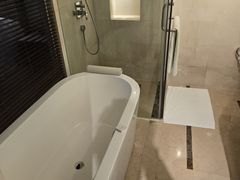 -青岛海尔洲际酒店