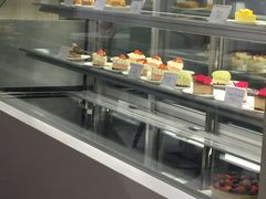 面包甜点陈列柜-PETIT PARIS 小巴黎(花园道店)