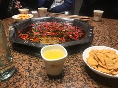 -杨肥肠火锅大排档(火车站花园店)
