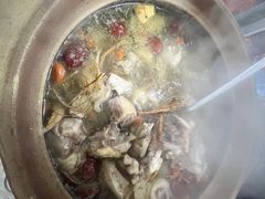-广味炭炉鸡煲(宝业路分店)