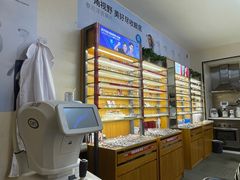 -优医视平价眼镜蔡司依视路折扣工厂店(十里堡店)