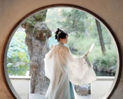 -梦回汉唐汉服旗袍体验馆(拙政园店)