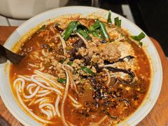 -粉八·云南米线·建水烧烤(常熟路店)