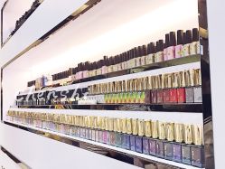 -美斯洛美甲美睫连锁店