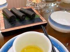 香滑黑芝麻卷-喜喜酒家·纯手工点心·粤菜