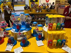 -m豆巧克力世界(上海世茂广场店)