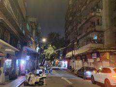 -溪岸路花鸟市场