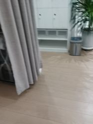 -舒欣头疗·俏丝谧语 白发脱发专业护理 