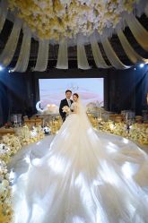 -艾米丽婚纱礼服